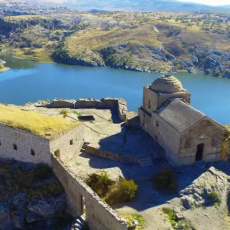 Hotel Kapadokya Stonelake Guzelyurt