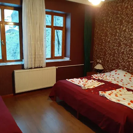 Kapadokya Stonelake Guzelyurt