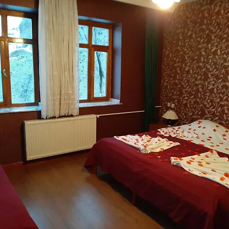 Kapadokya Stonelake Guzelyurt
