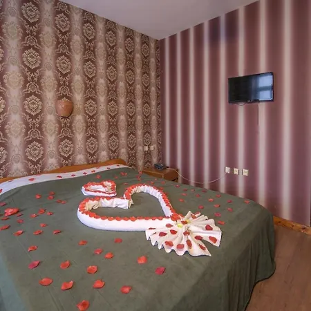 Kapadokya Stonelake 3* Guzelyurt