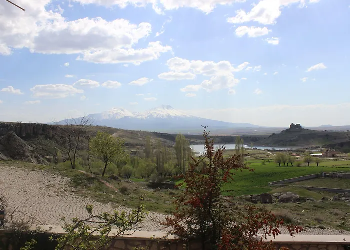 Hotel Kapadokya Stonelake Guzelyurt